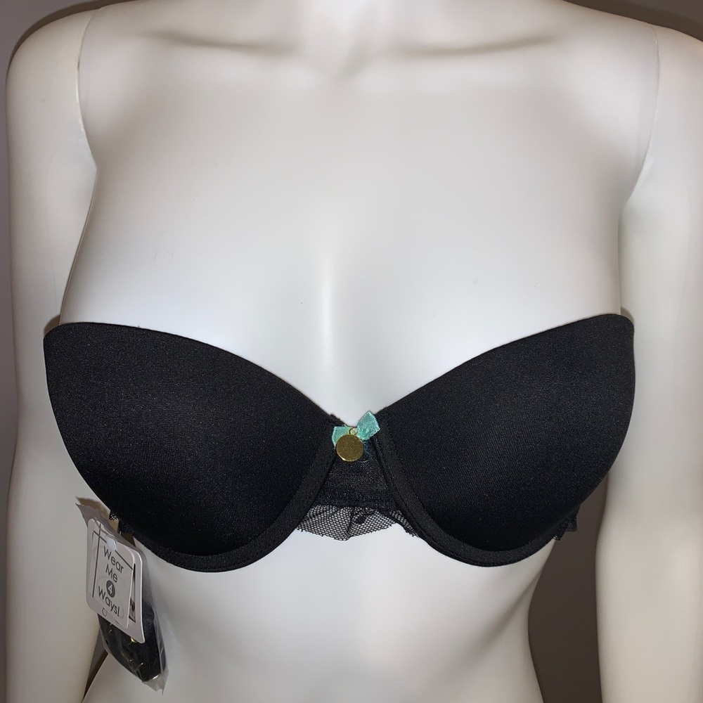 Jessica Simpson Bra. - Picture 2 of 10
